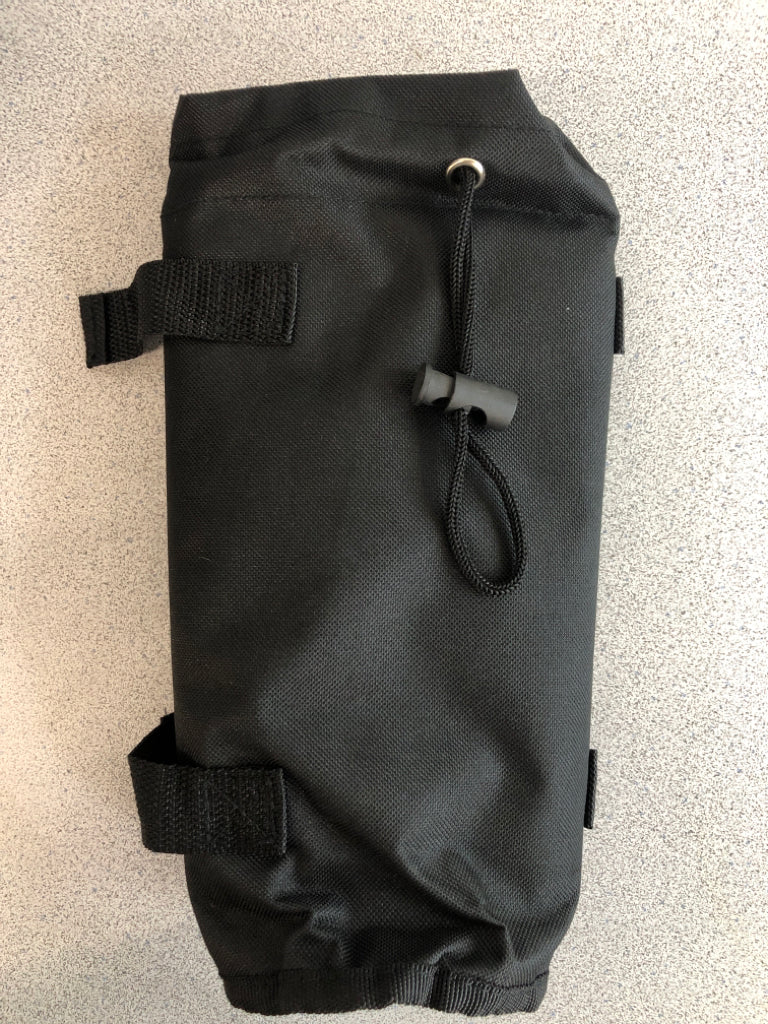 BLACK BACKPACK W/PICNIC UTENSILS, PLATES, CUPS.