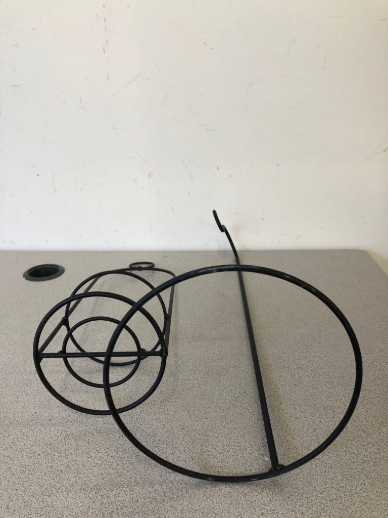 2 PC METAL JAR CANDLE HOLDER WITH BASE.