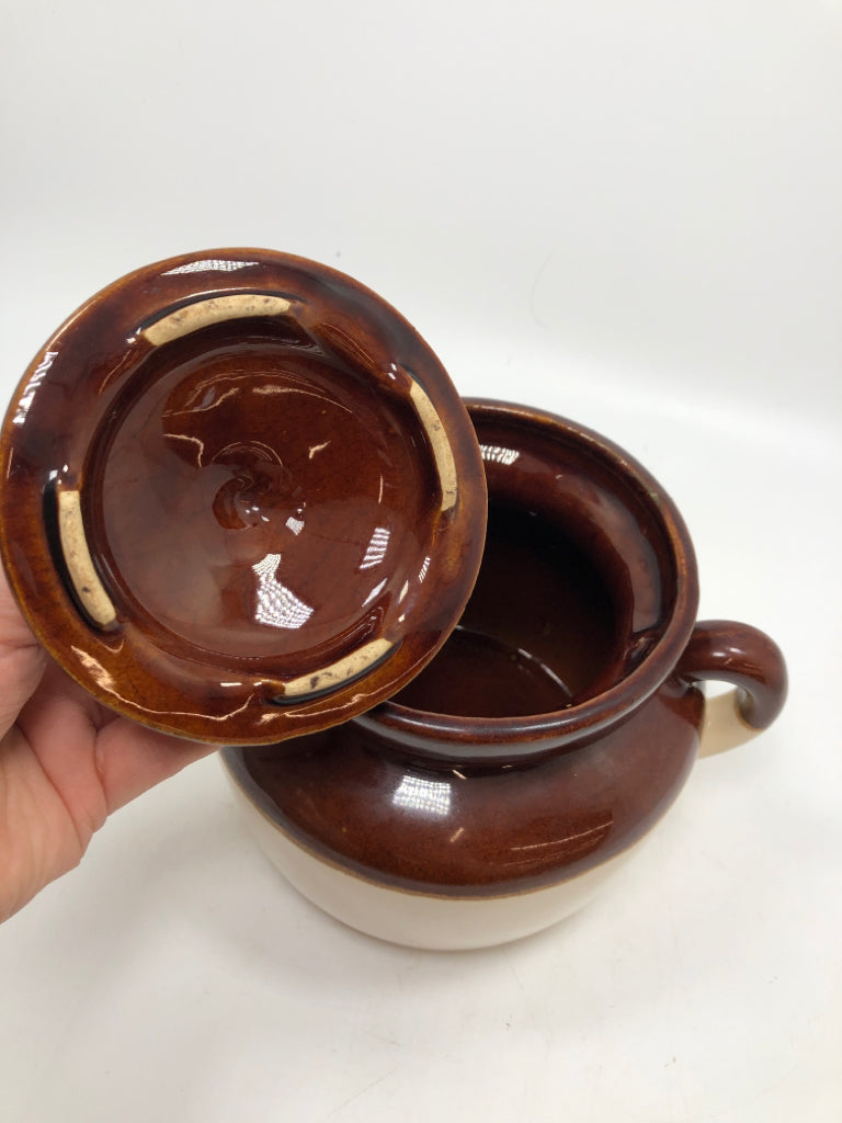VTG BROWN GLAZE POTTERY BEAN POT W/LID.