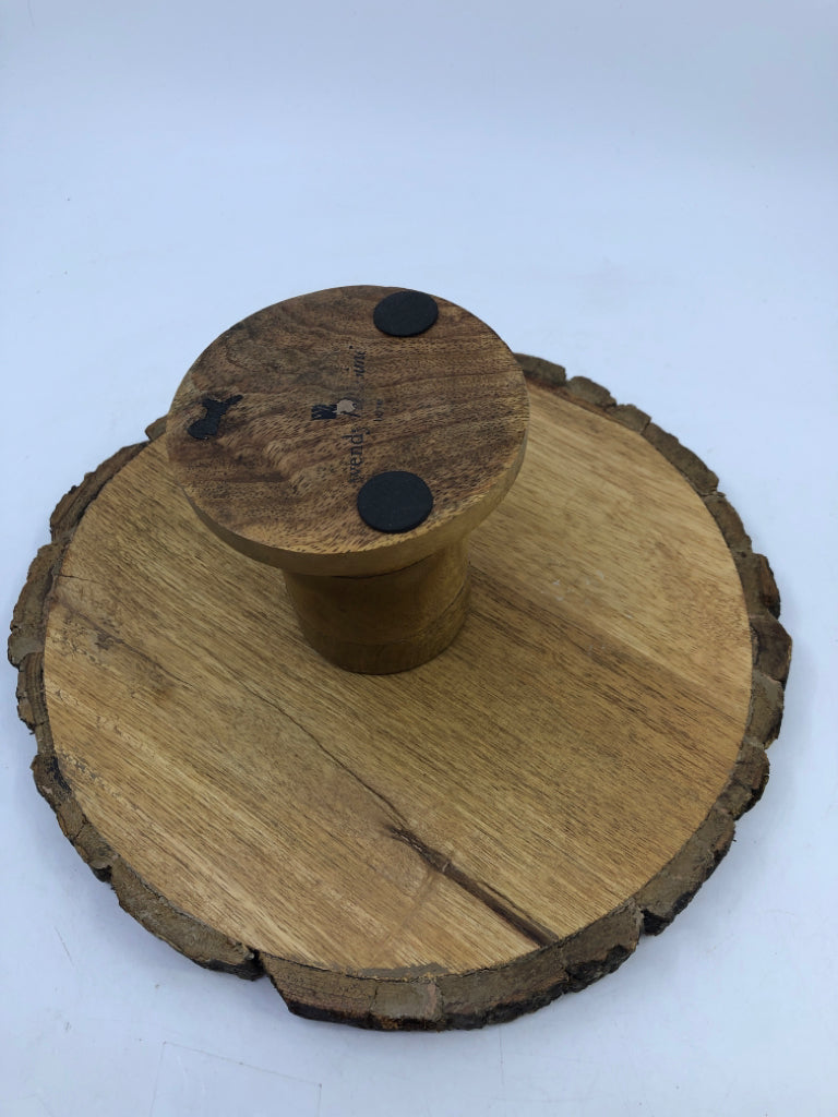 FOOTED WOOD SLAB CAKE STAND.