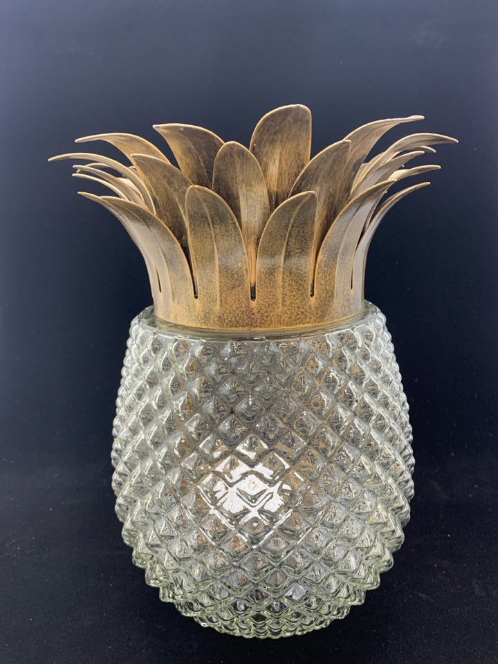 GLASS/METAL PINEAPPLE CANDLE HOLDER.