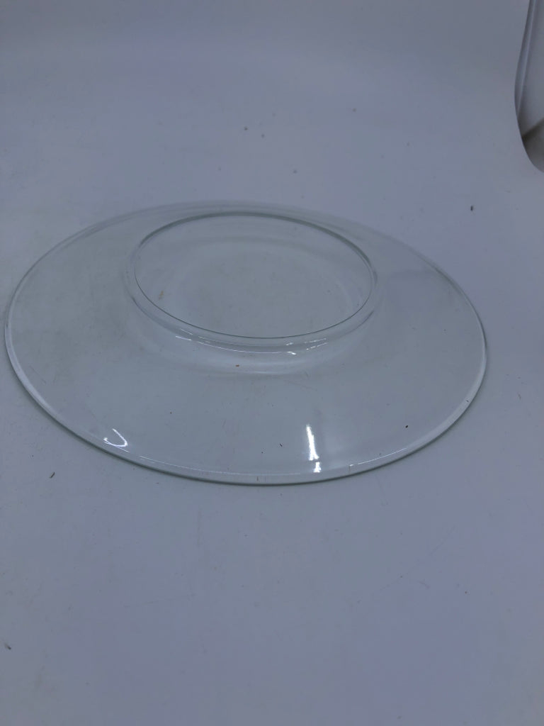 4 GLASS DESSERT PLATES.