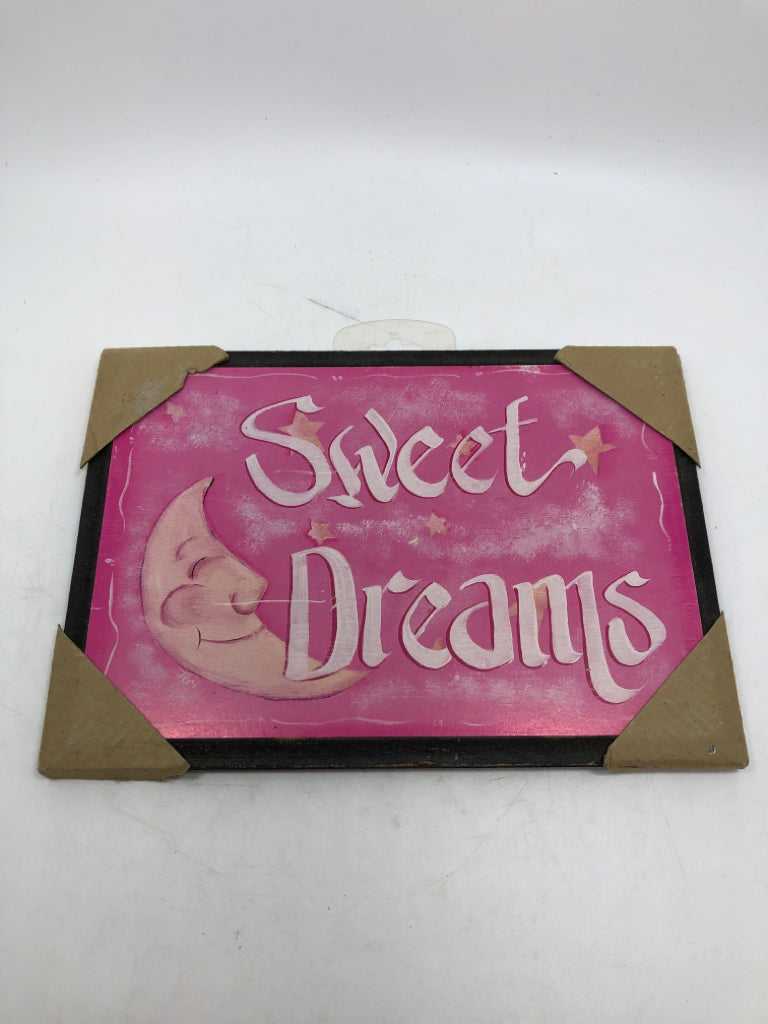 NIP PINK "SWEET DREAMS" WALL-HANGING.