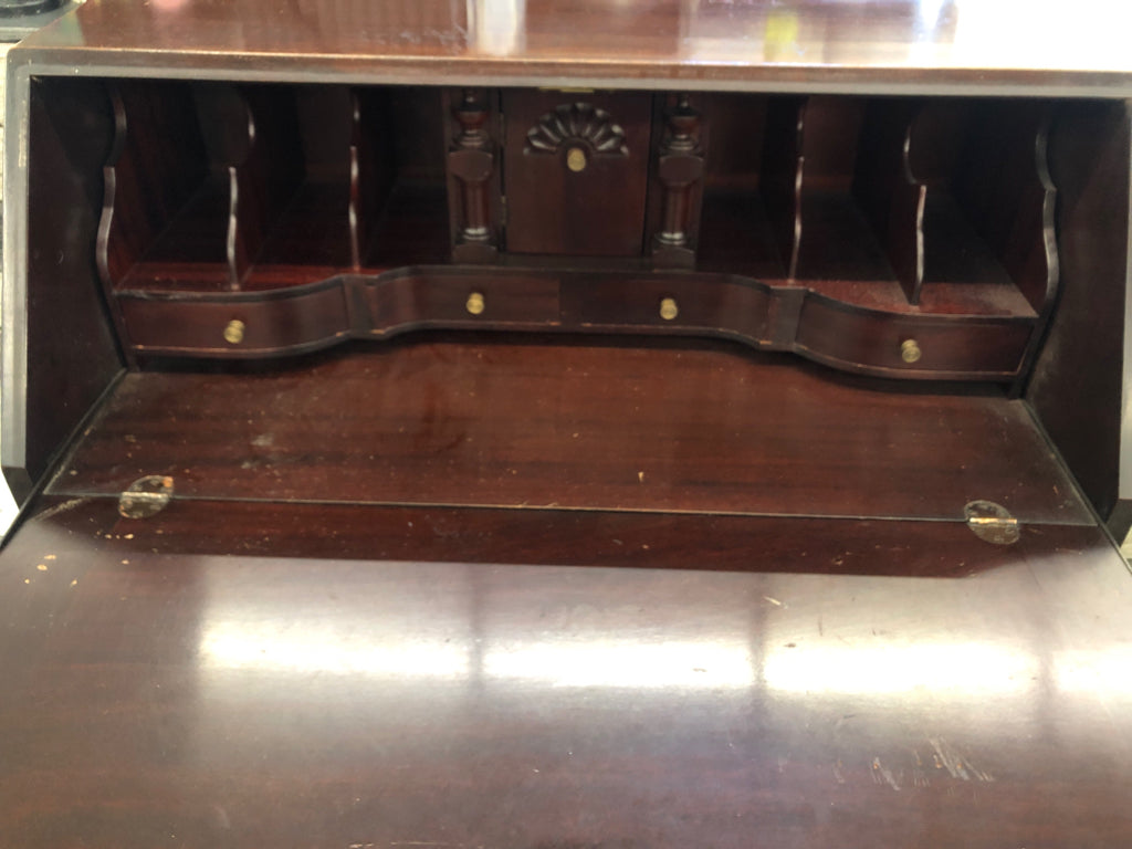 VTG DRK BROWN SLANT TOP DESK W/KEY.