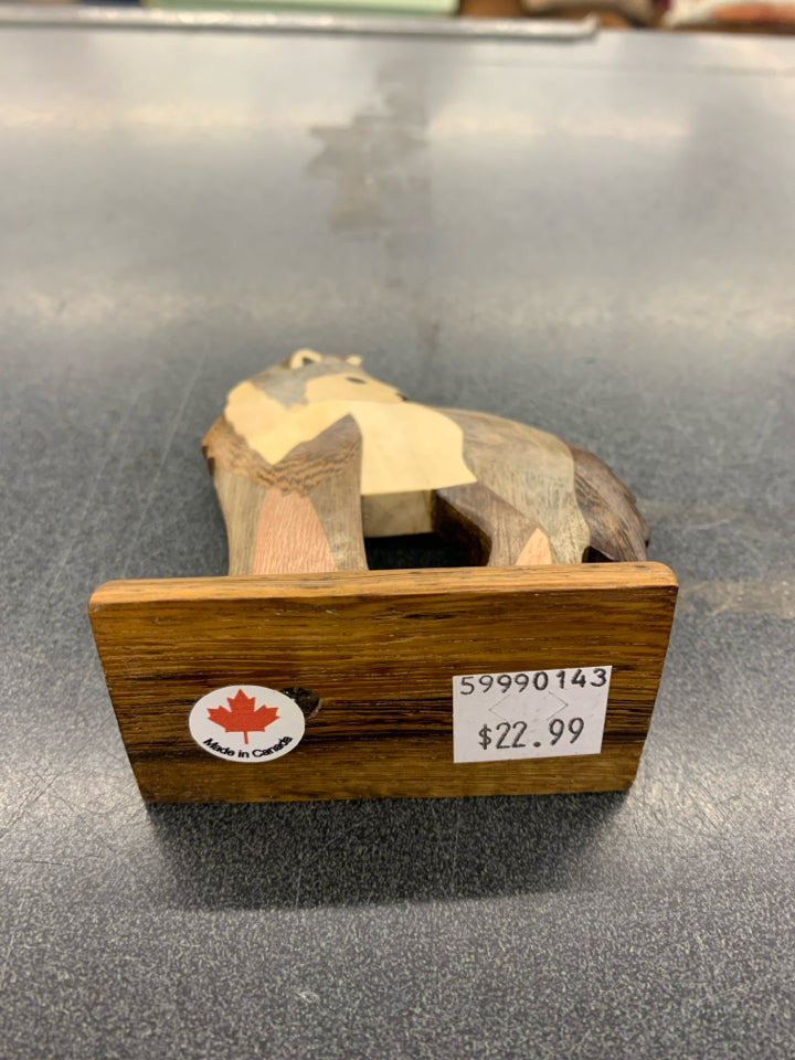 WOOD CARVED WOLF - MADE IN CANADA.