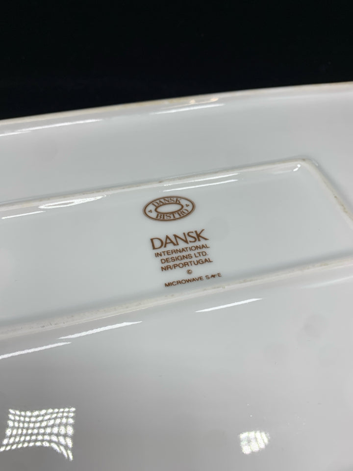 DANSK RECTANGLE BAKING DISH W/BLUE RIM.