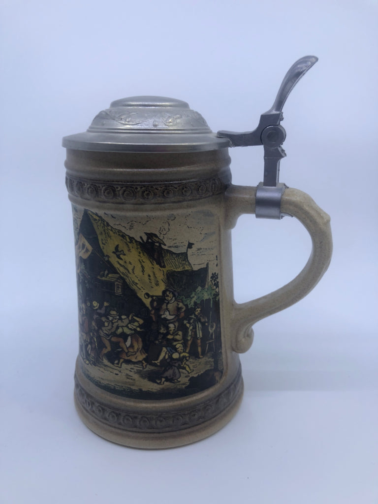 VTG VILLAGE DRINK IMAGE BEER STEIN.
