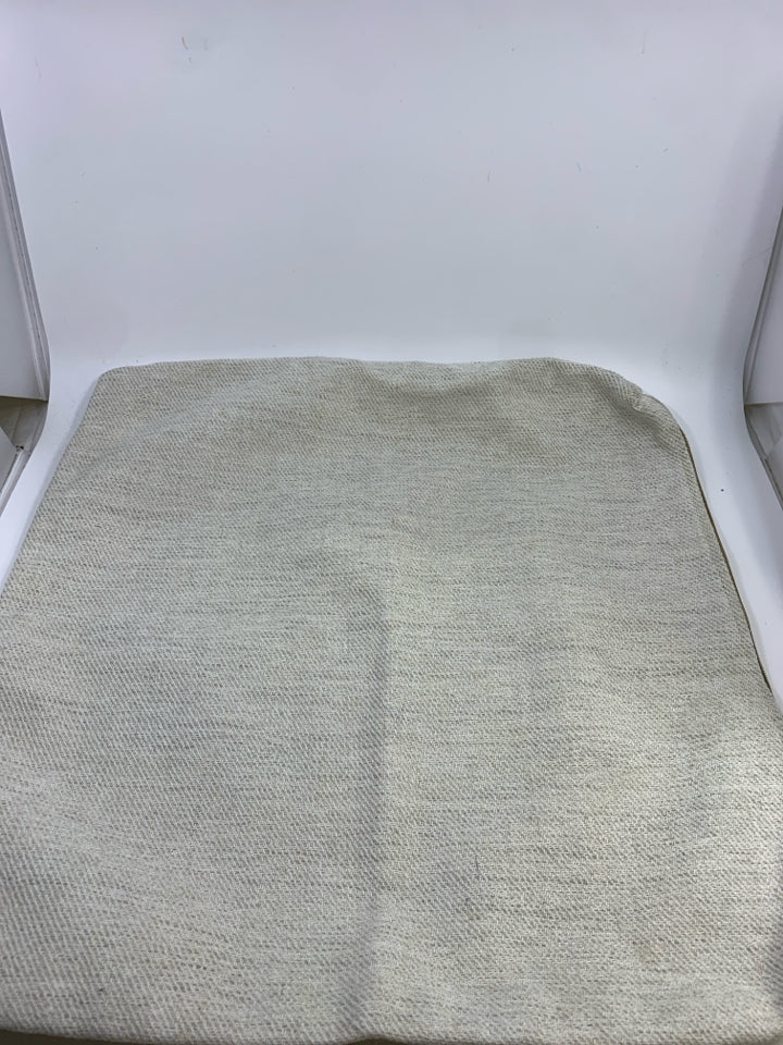 LIGHT GRAY LINEN BLEND PILLOW SHAM.