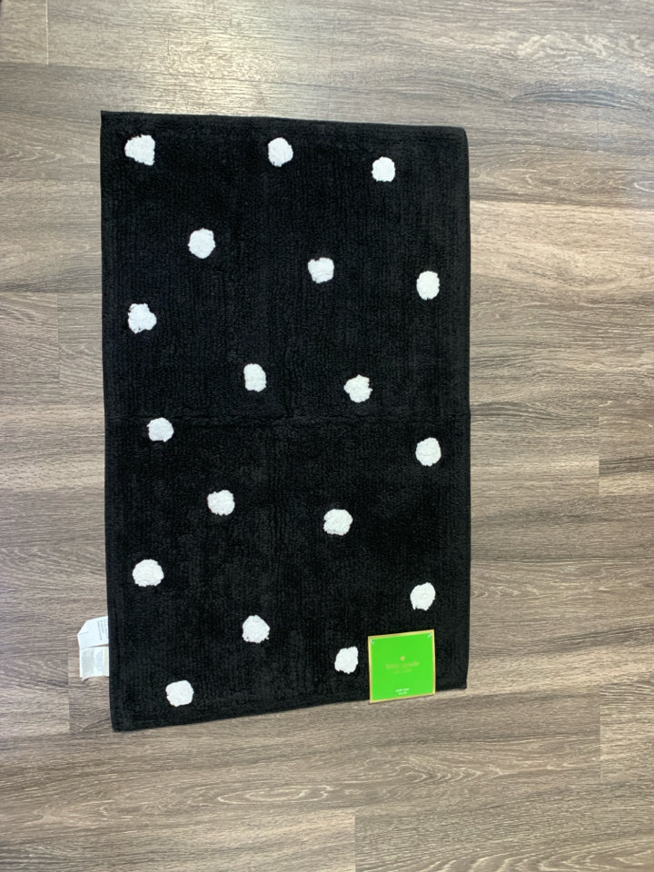 NWT BLACK/WHITE POLKA DOT BATH RUG.