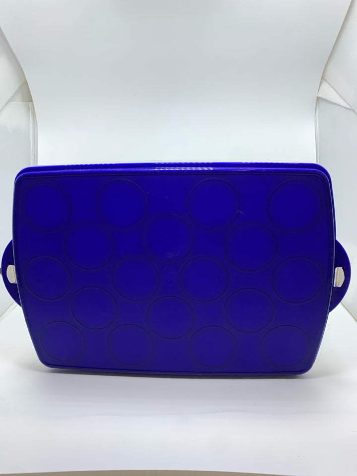 18-SLOT CUP-CAKE CARRIER W/BLUE BASE.