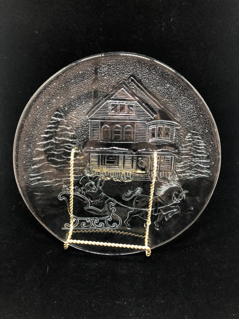 CLEAR GLASS CHRISTMAS SERVING PLATE.