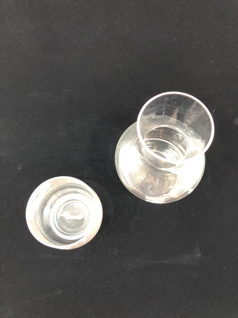 CAT PAINTED CLEAR GLASS DECANTER AND GLASS SET.