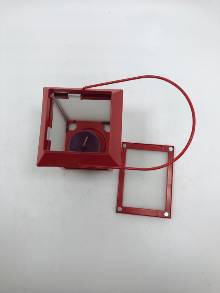 SM RED LANTERN W/MAGNETIC DOOR.