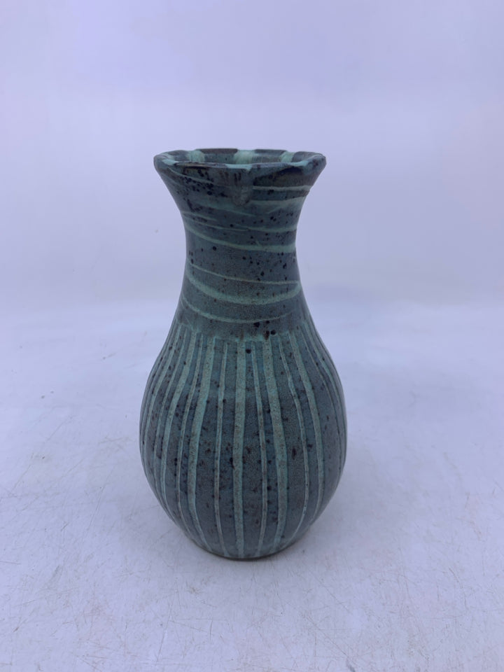 TEAL LINED VASE.