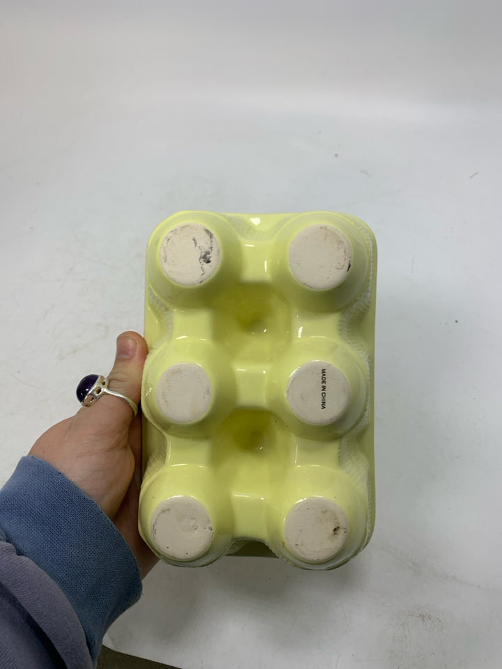 CERAMIC EGG CARTON 6 SLOTS.