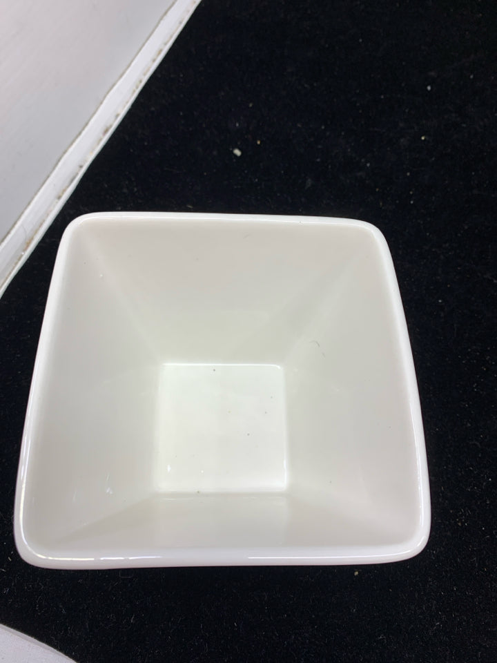 4 "DRINK & BE MERRY" CONDIMENT BOWLS.