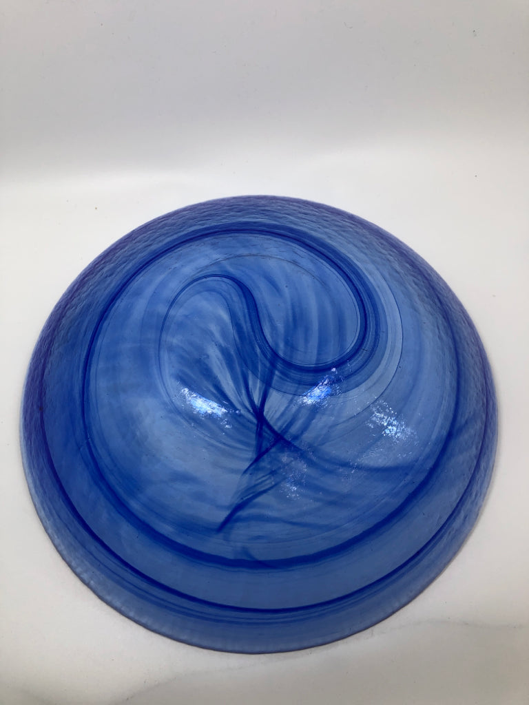 GLASS SPIRAL BLUE CENTERPIECE BOWL.