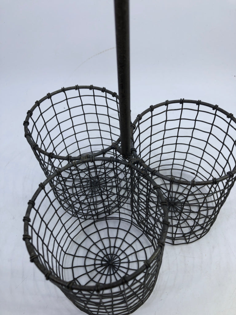 3 DIVIDED GREY METAL UTENSIL HOLDER W/ HANDLE.