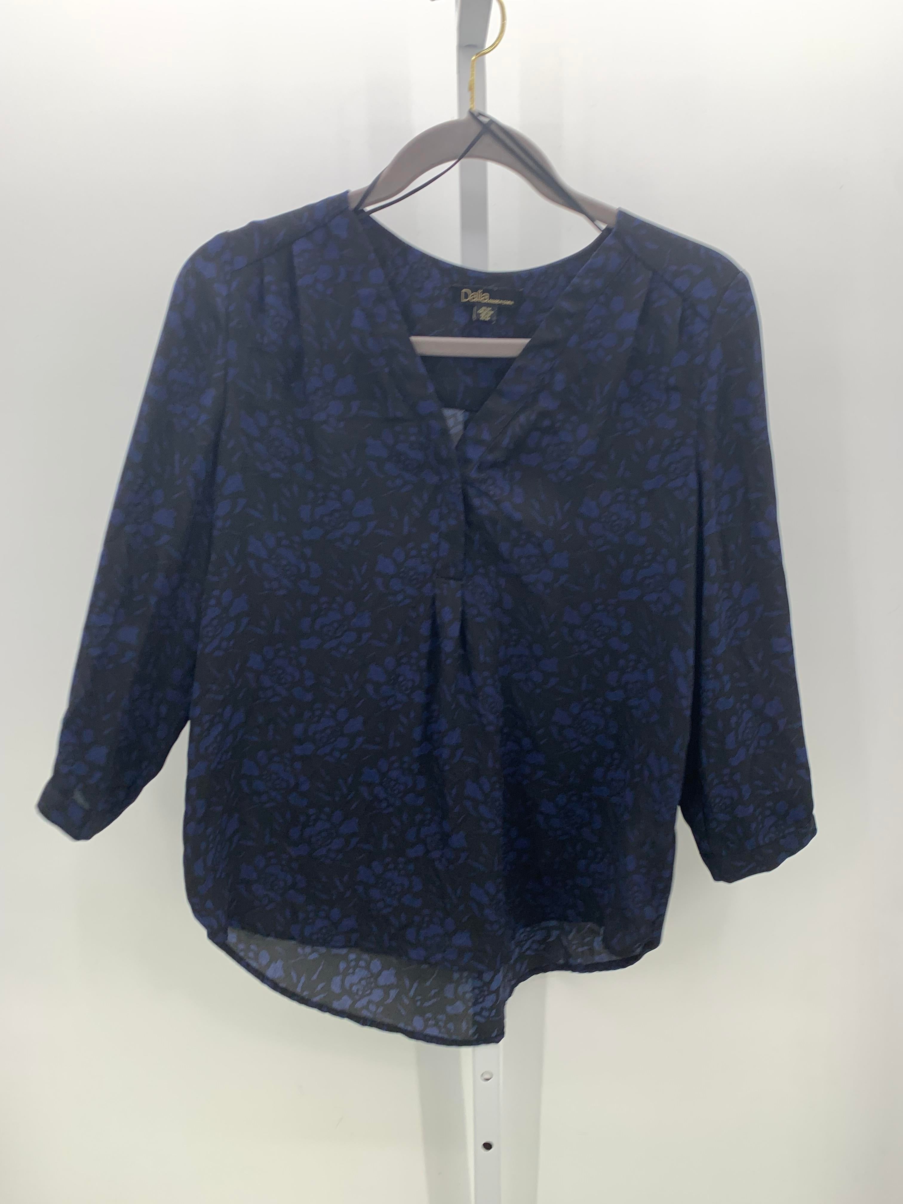 Dalia Collection Size Medium Misses 3/4 Sleeve Shirt