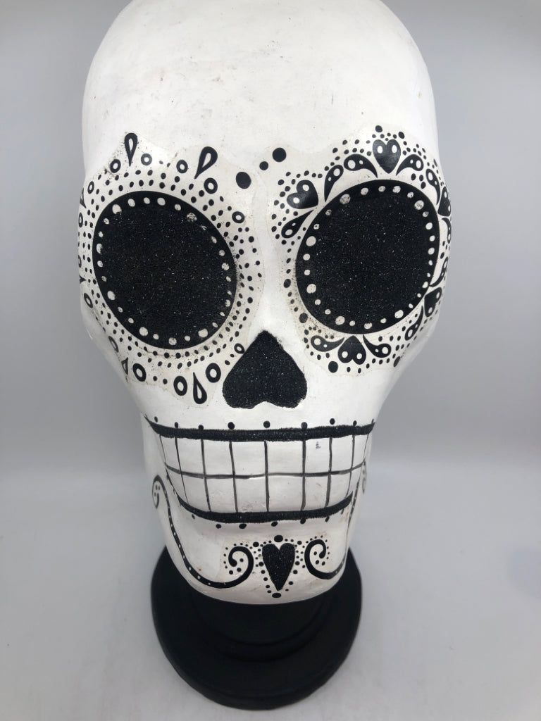 RESIN SUGAR SKULL DESK DECOR.