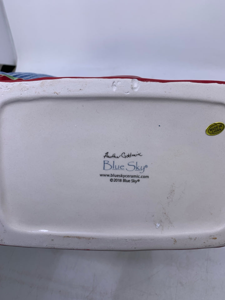 WHITE KITTENS ON SLED TEA POT.