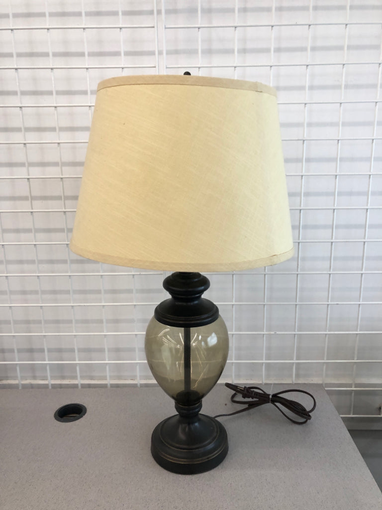 GLASS BULB METAL LAMP W/CREAM SHADE.