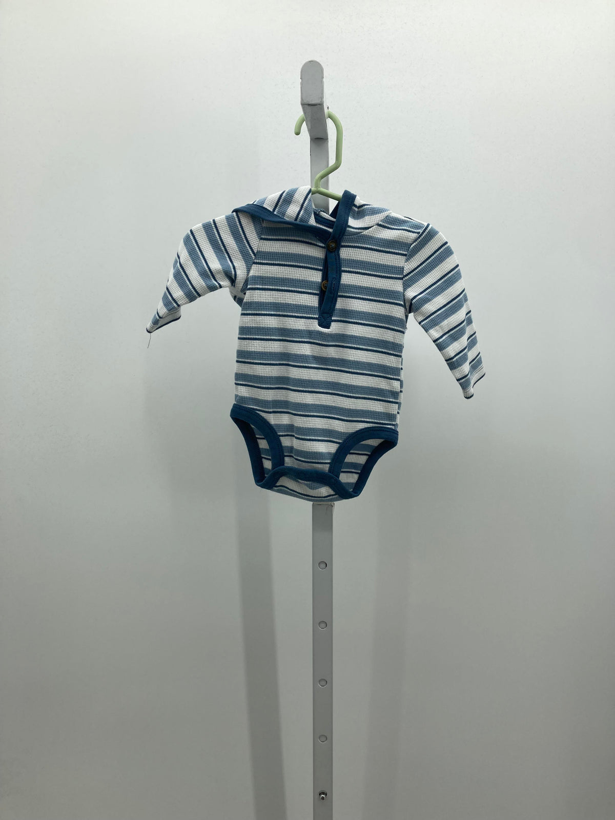 HOODED WHITE STRIPES