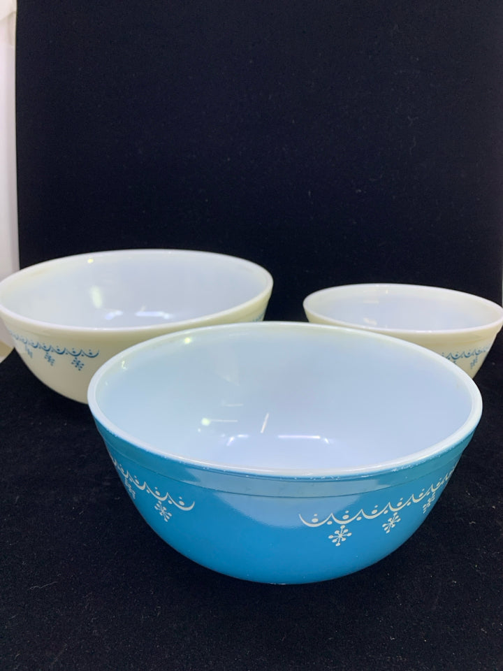 3PC VTG PYREX SNOWFLAKE GARLAND MIXING BOWLS.