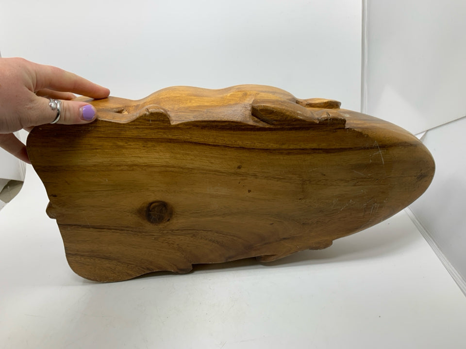 LARGE WOOD CARVED PIG CENTERPIECE BOWL.