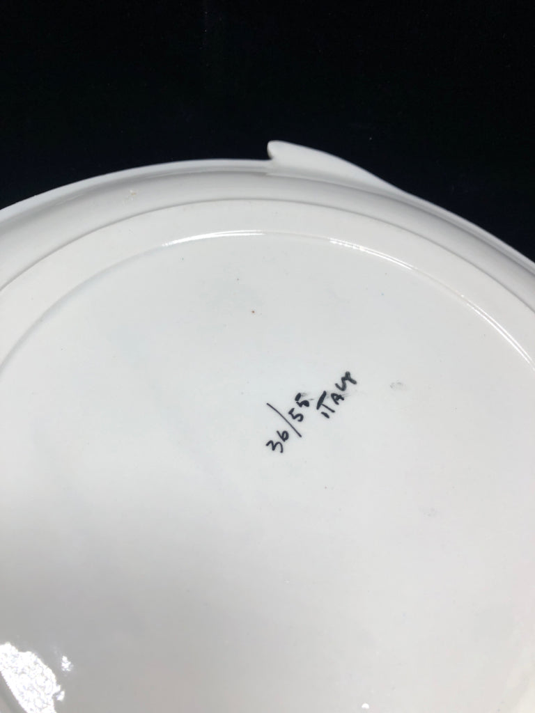 CERAMIC FISH SHAPED SERVING DISH.