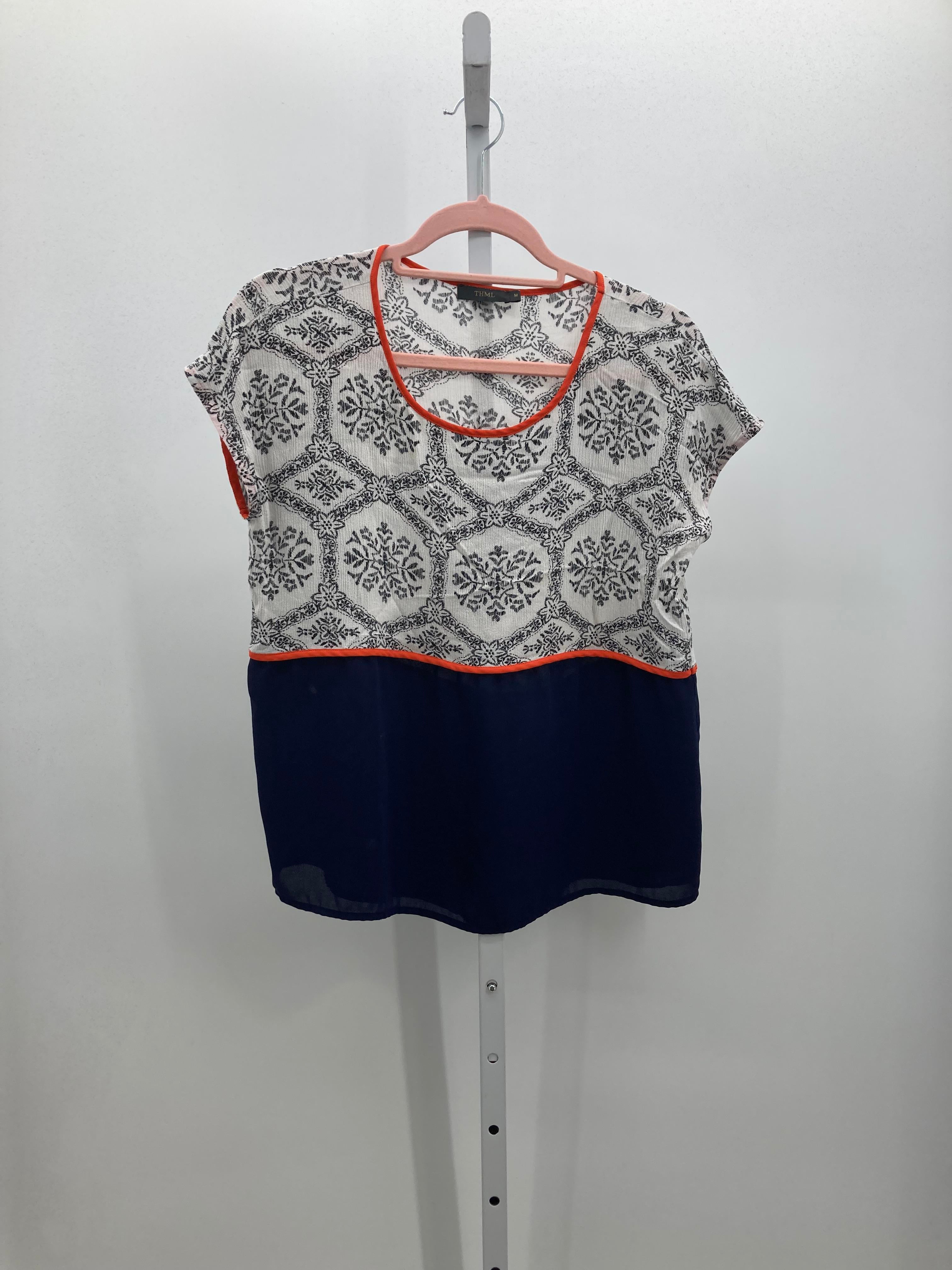 Size Medium Juniors Short Sleeve Shirt