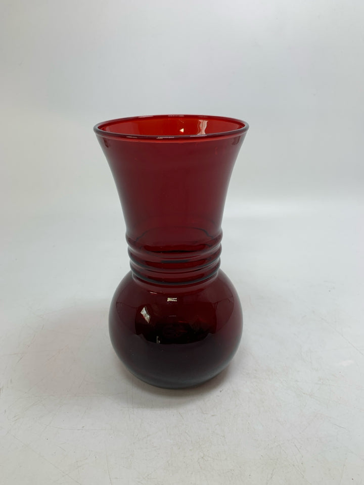 DARK RED GLASS GLASS VASE.