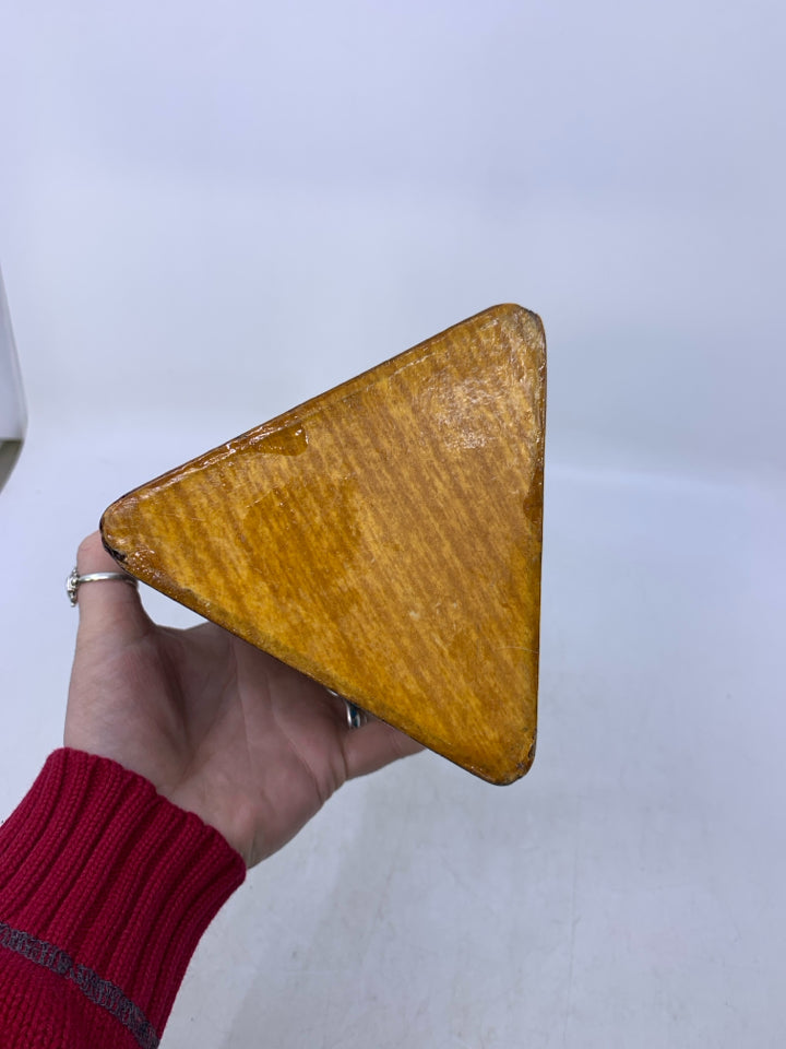 TRIANGLE MULTI COLORED STORAGE BOX.