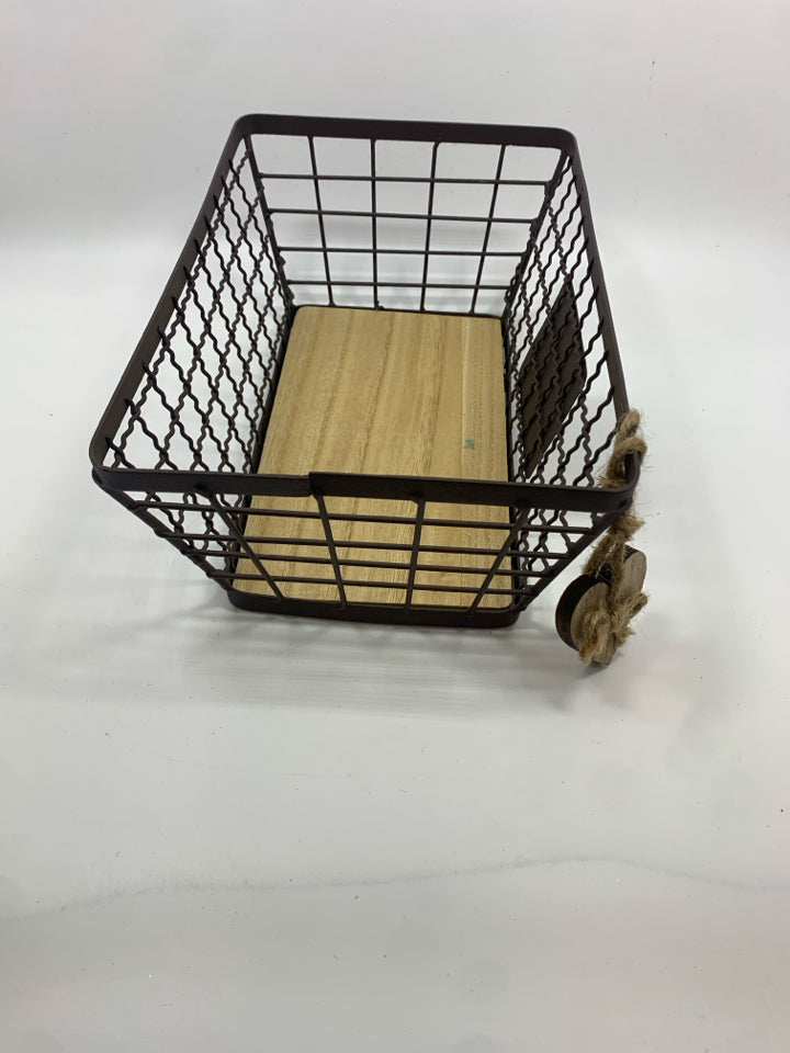 BROWN METAL BASKET "HOME SWEET HOME".