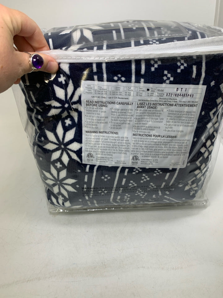 NIP BIDDEFORD SNOWFLAKES THROW BLANKET.