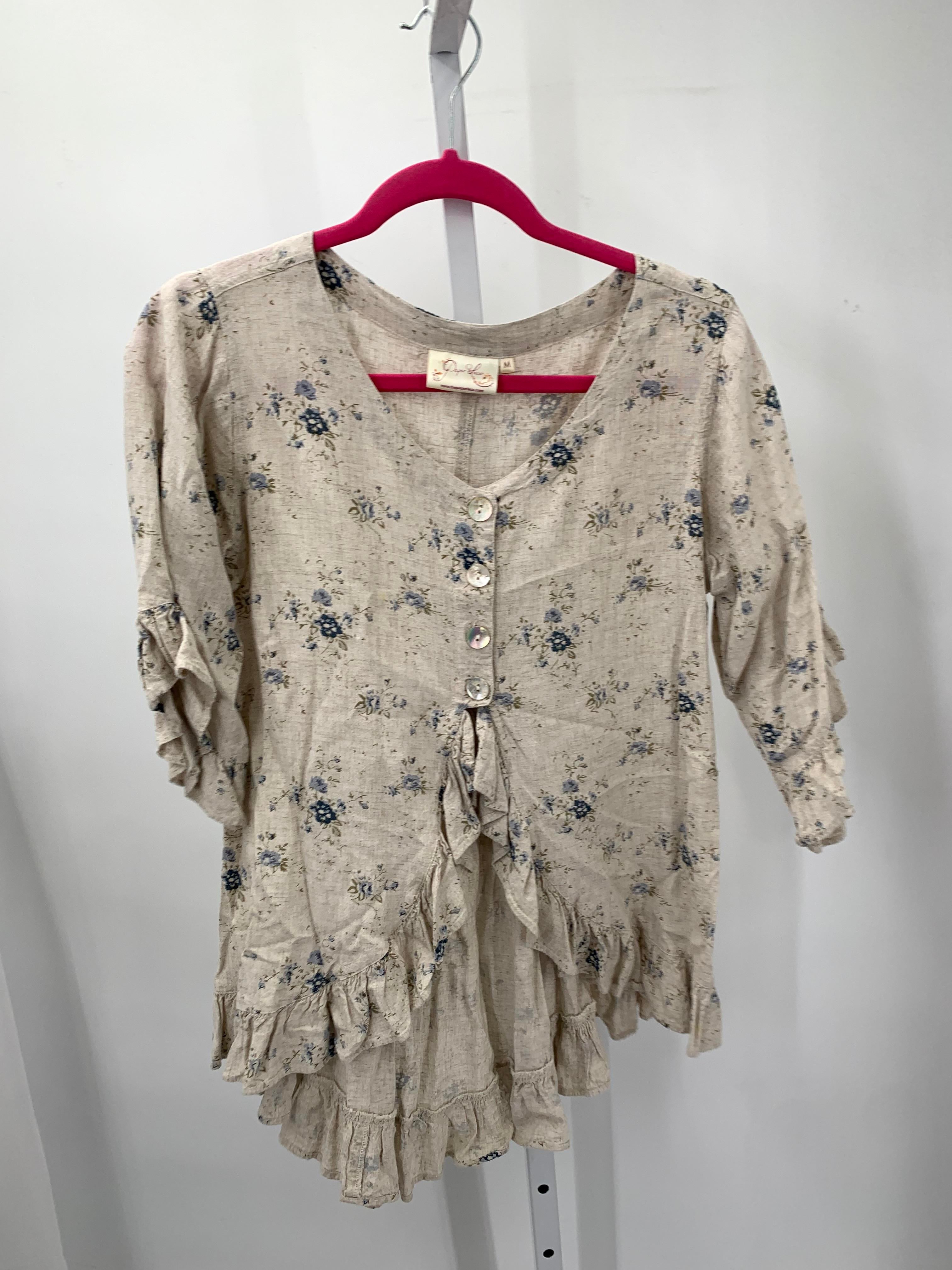 Size Medium Misses Short Sleeve Shirt