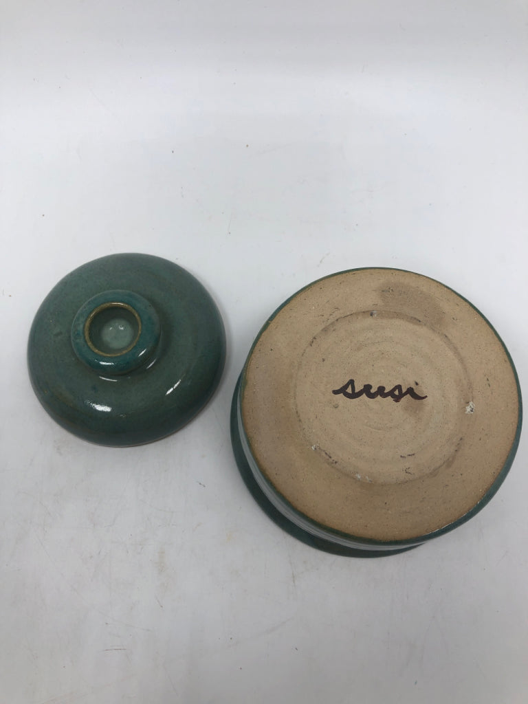 BLUE GLAZED SMALL POTTERY CONTAINER.