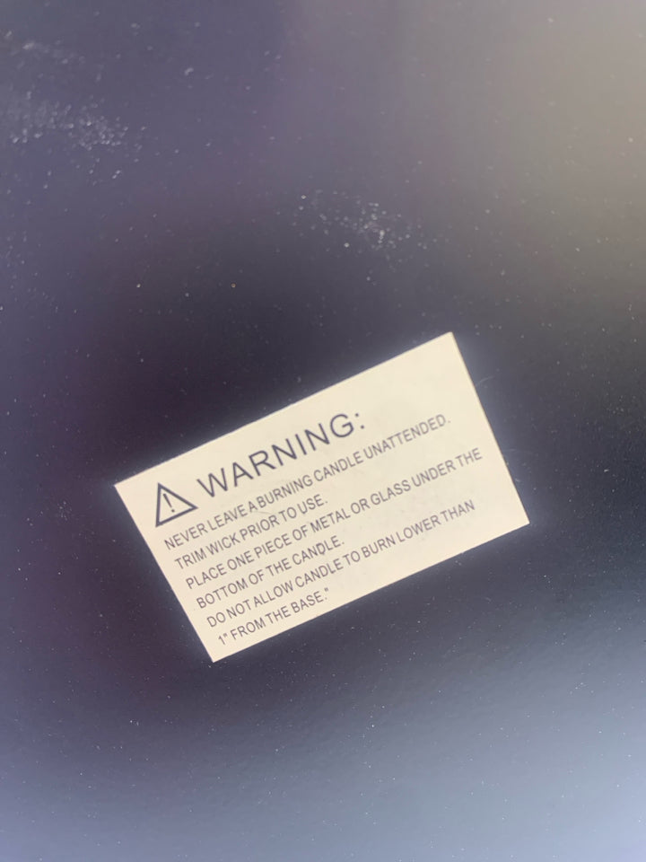 BLACK METAL HANGING LANTERN.