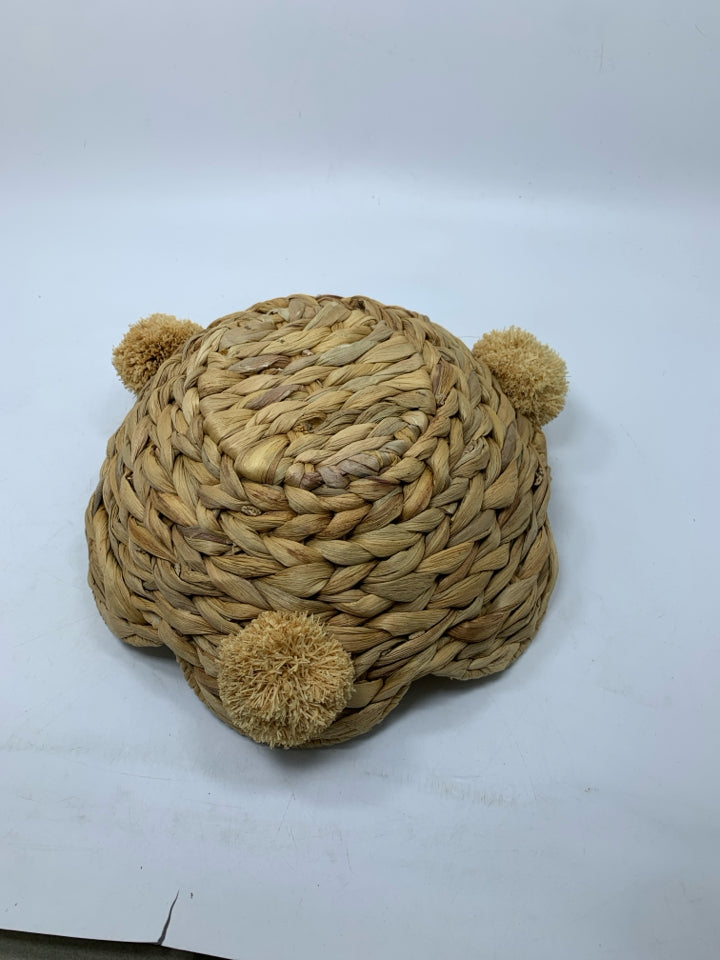 WOVEN BASKET BOWL W/ POM POMS SCALLOP EDGE.