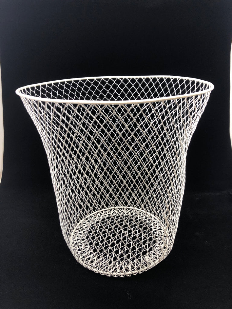 WHITE WIRE WASTEBASKET.