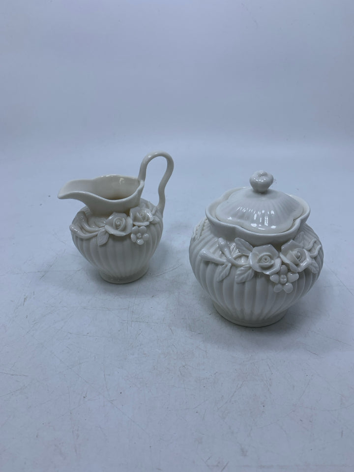 SHORT EMBOSSED FLOWERS SUGAR/CREAMER SET.