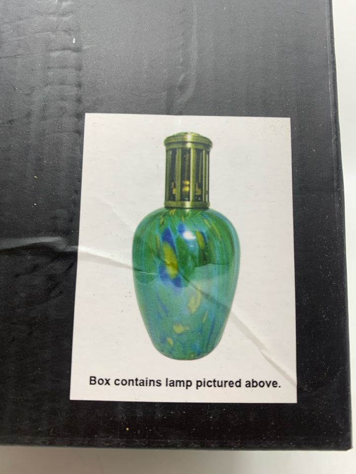 NIB LA-TEE-DA! SEASCAPE EFFUSION FRAGRANCE LAMP.
