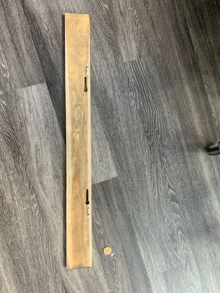 WOOD CARVED LIFE IN FULL OF BEAUTY.