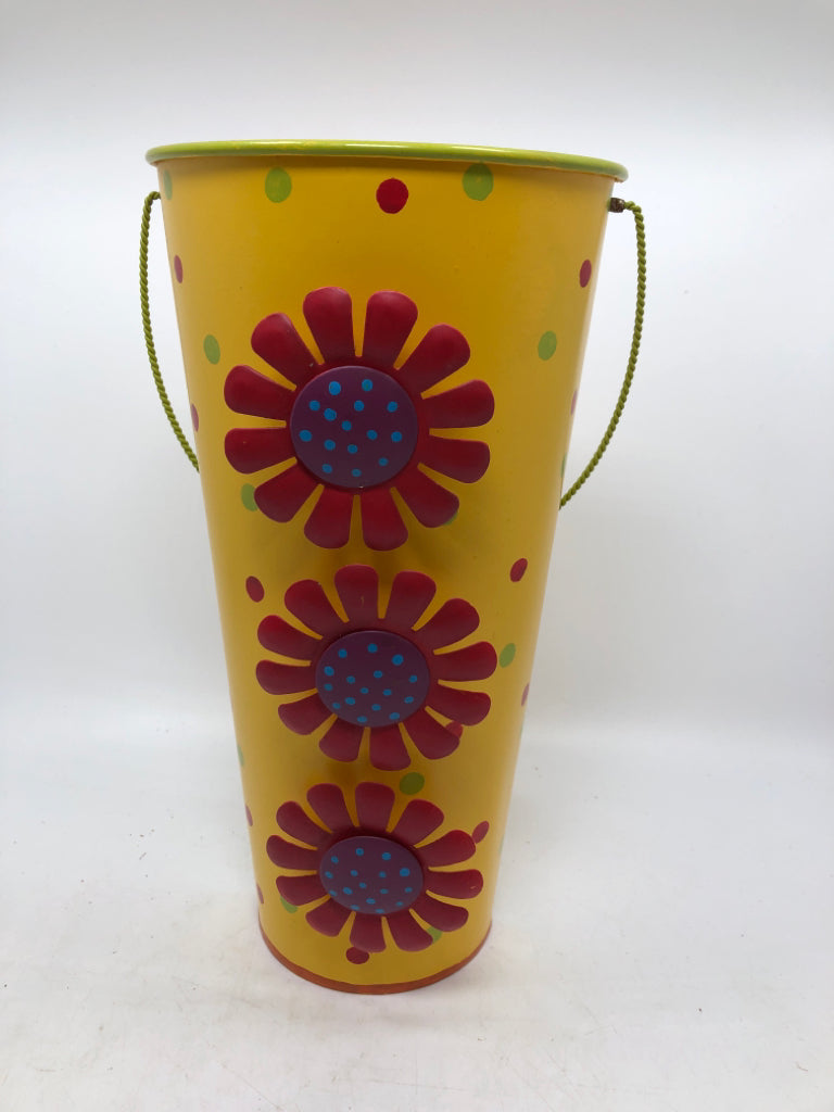 YELLOW METAL WALL POCKET W/FLOWERS.