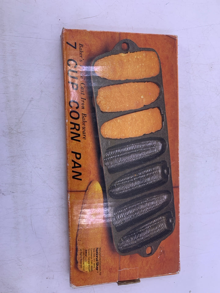 NIB VTG 7 SLOT CORN BREAD CAST IRON.