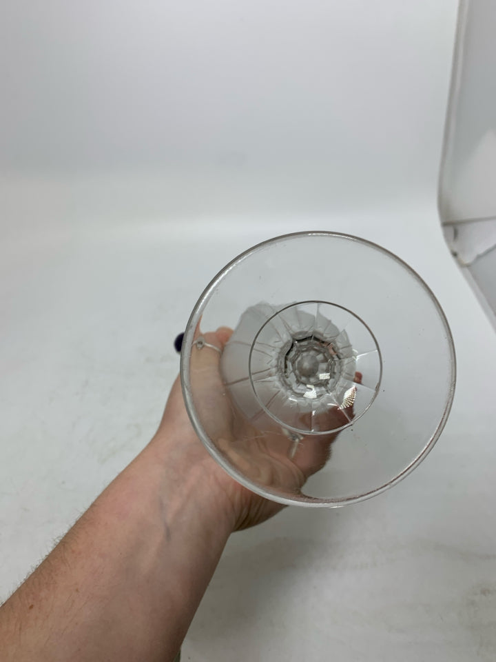 VTG PRESSED GLASS PEDESTAL CELERY VASE SCALLOP EDGE.