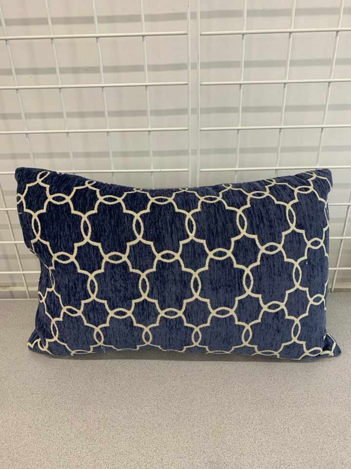 GEOMETRIC BLUE DOWN FEATHER PILLOW.