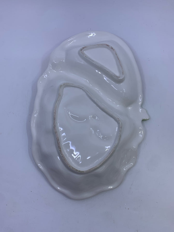 DIVIDED SANTA SERVING PLATTER.