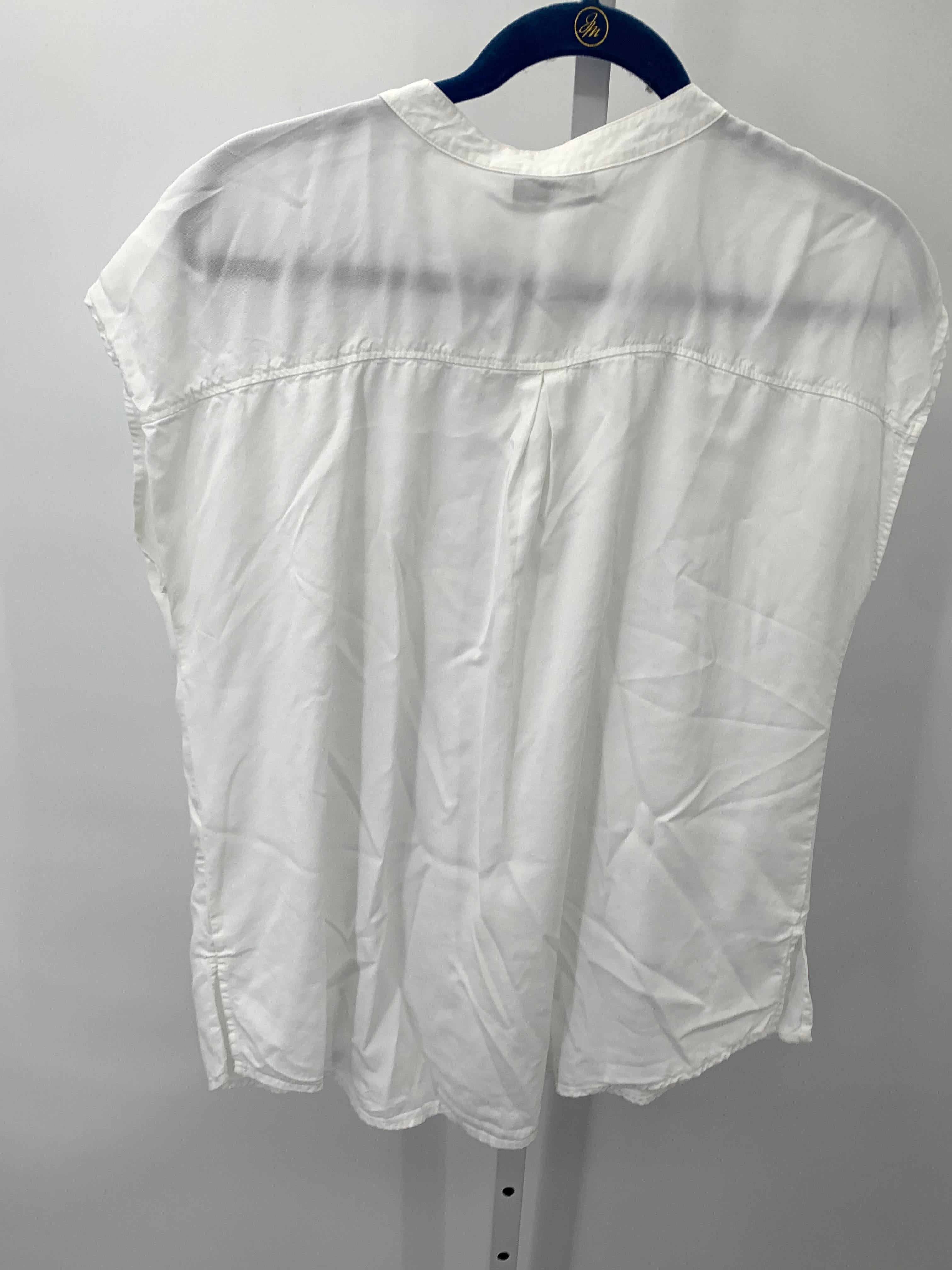 Sonoma Size Medium Misses Sleeveless Shirt