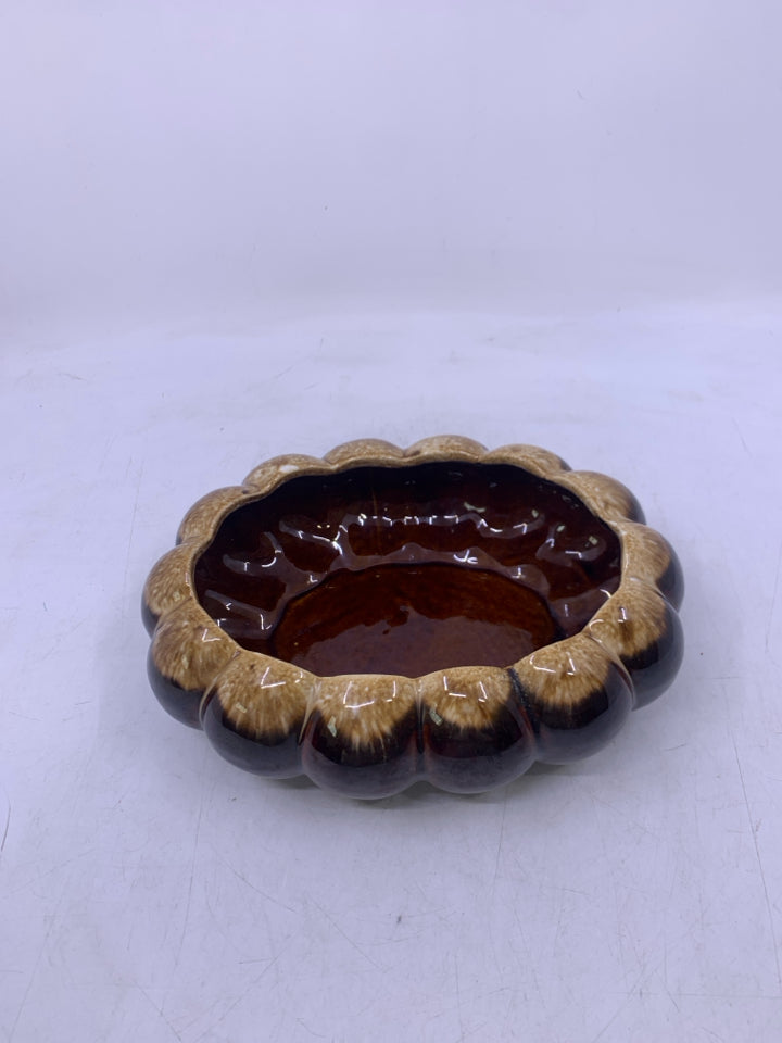 TAN/BROWN DRIP POTTERY SHALLOW PLANTER.